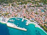 Luftaufnahme der Stadt Baska Vodka